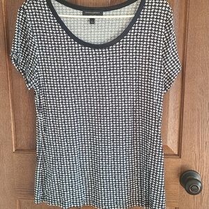 Banana Republic Monochrome Houndstooth Short Sleeve Top
